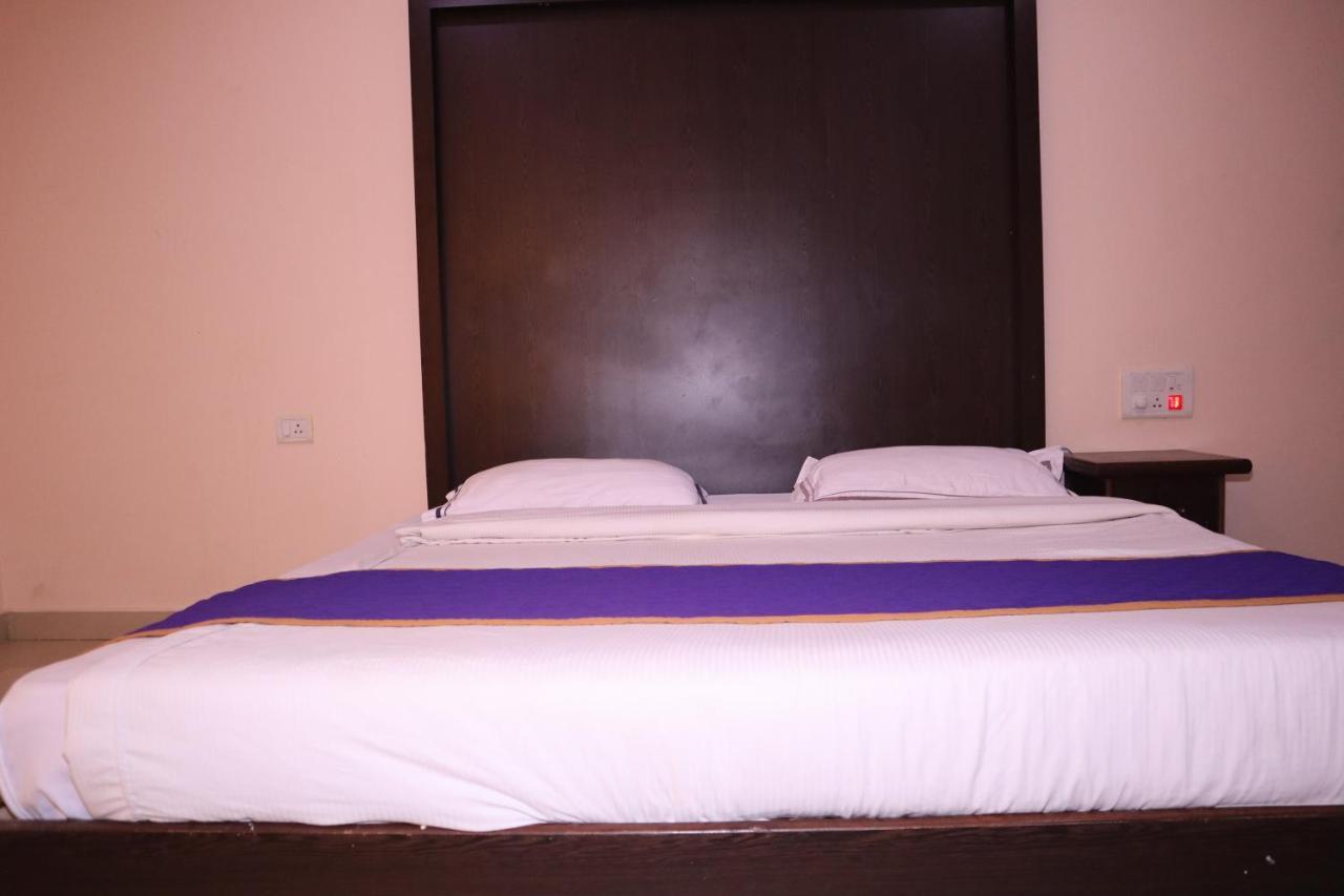 Smilestay Bns Lodge Bangalore Extérieur photo