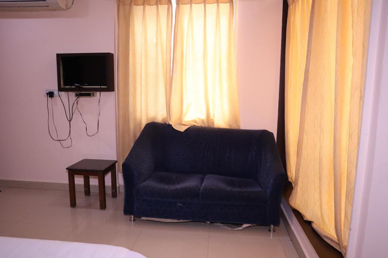 Smilestay Bns Lodge Bangalore Extérieur photo